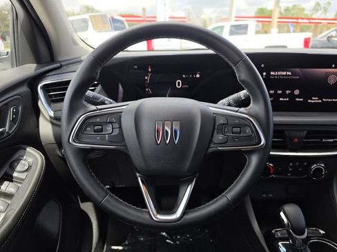 Used 2025 Buick Encore GX Preferred image 14
