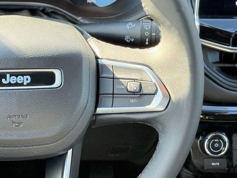 Used 2023 Jeep Compass Latitude AWD/4WD image 23