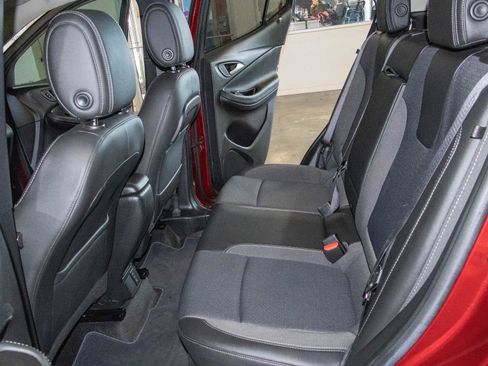 Used 2022 Buick Encore GX Select FWD image 13