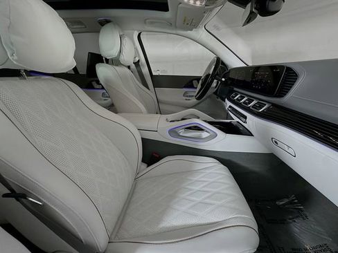 New 2026 Mercedes-Benz Maybach GLS 600 4MATIC image 30