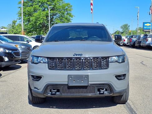 Used 2020 Jeep Grand Cherokee Laredo AWD/4WD image 2
