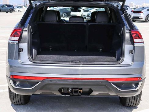 Used 2025 Volkswagen Atlas Cross Sport SE image 24