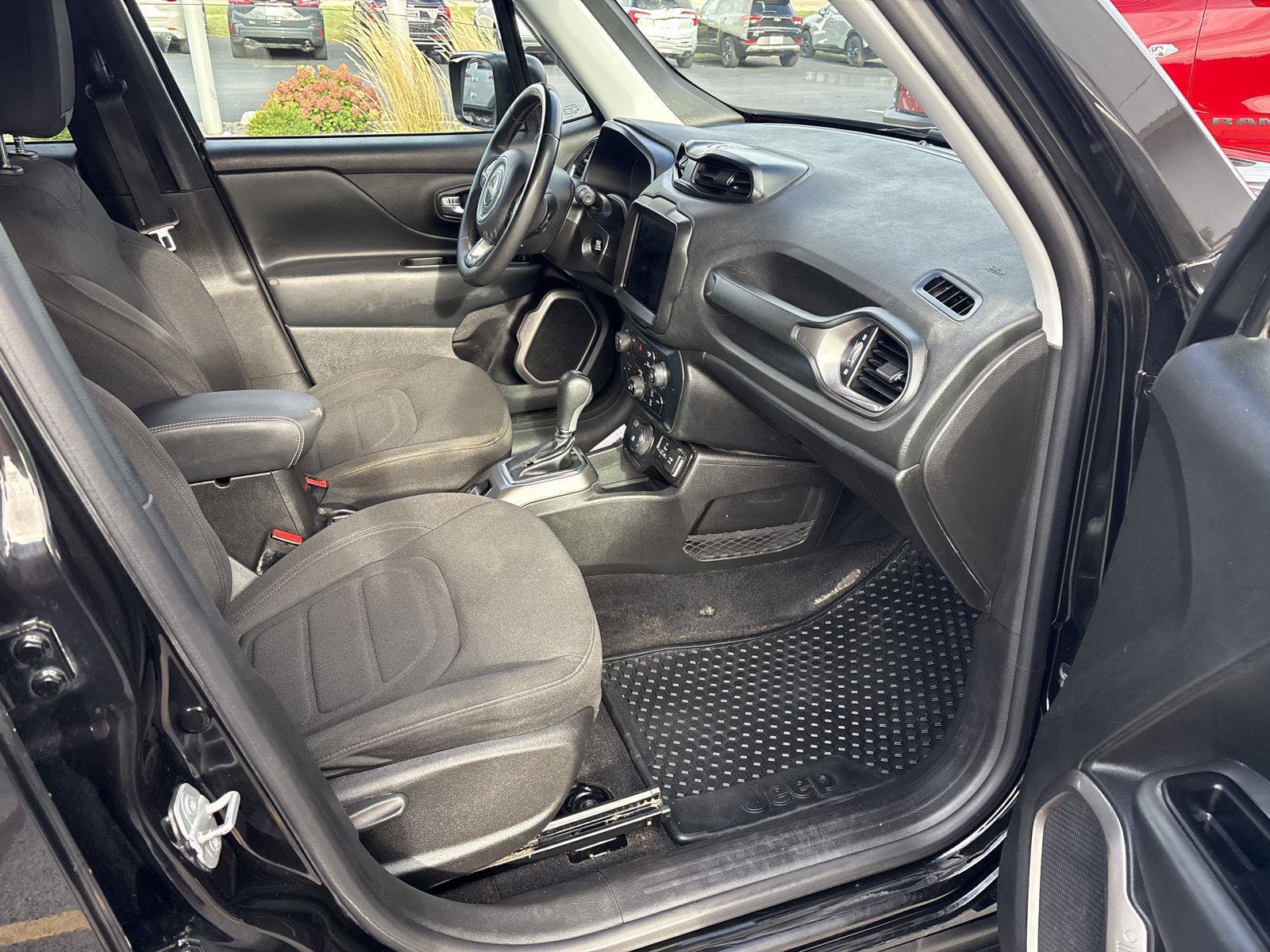 Used 2022 Jeep Renegade Latitude AWD/4WD image 13