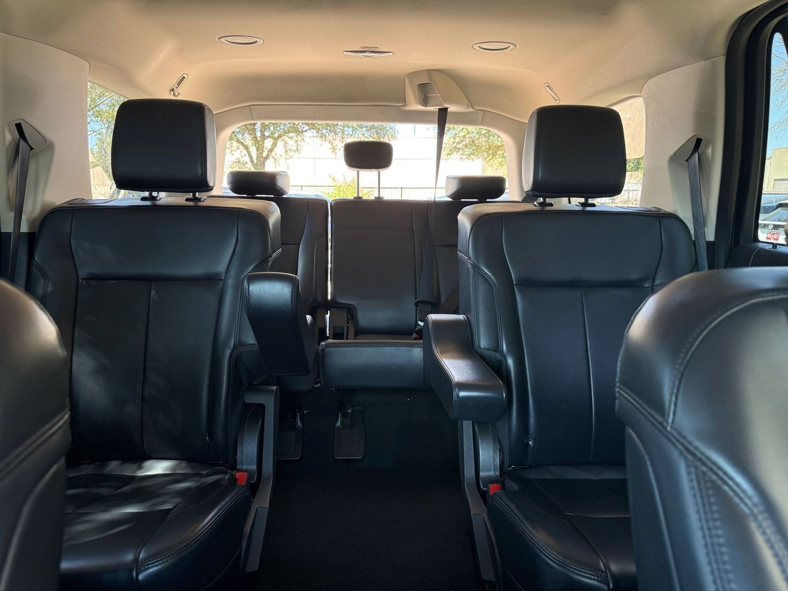 Used 2023 Ford Expedition XLT AWD/4WD image 40