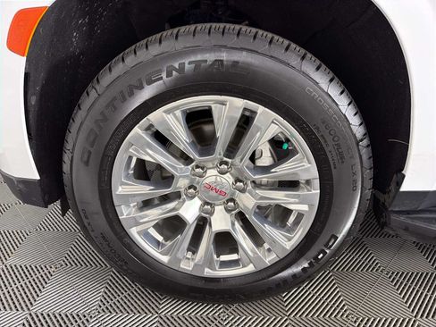 Used 2024 GMC Yukon XL Denali RWD image 9