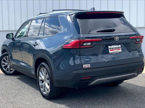 Used 2024 Toyota Grand Highlander AWD image 15