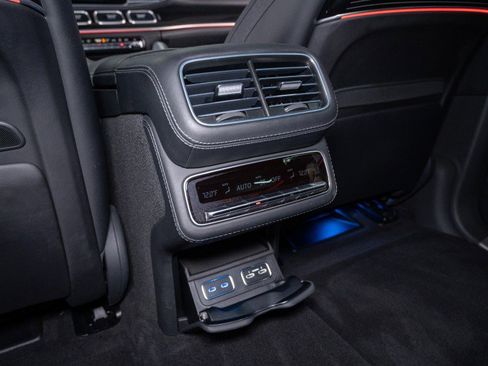 Certified 2024 Mercedes-Benz Maybach GLS 600 4MATIC image 32