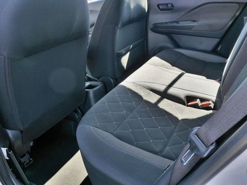 Used 2020 Nissan Kicks S image 17