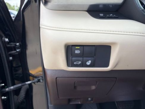 Used 2020 Toyota Highlander Limited AWD/4WD image 15