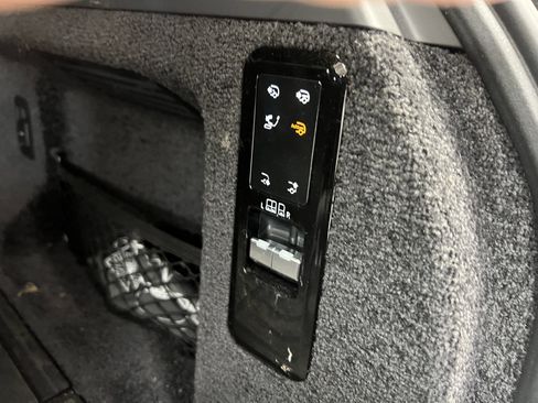 Used 2024 Land Rover Range Rover Autobiography image 32