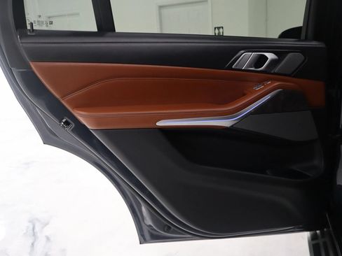 Used 2019 BMW X7 xDrive40i w/ Premium Package AWD/4WD image 17