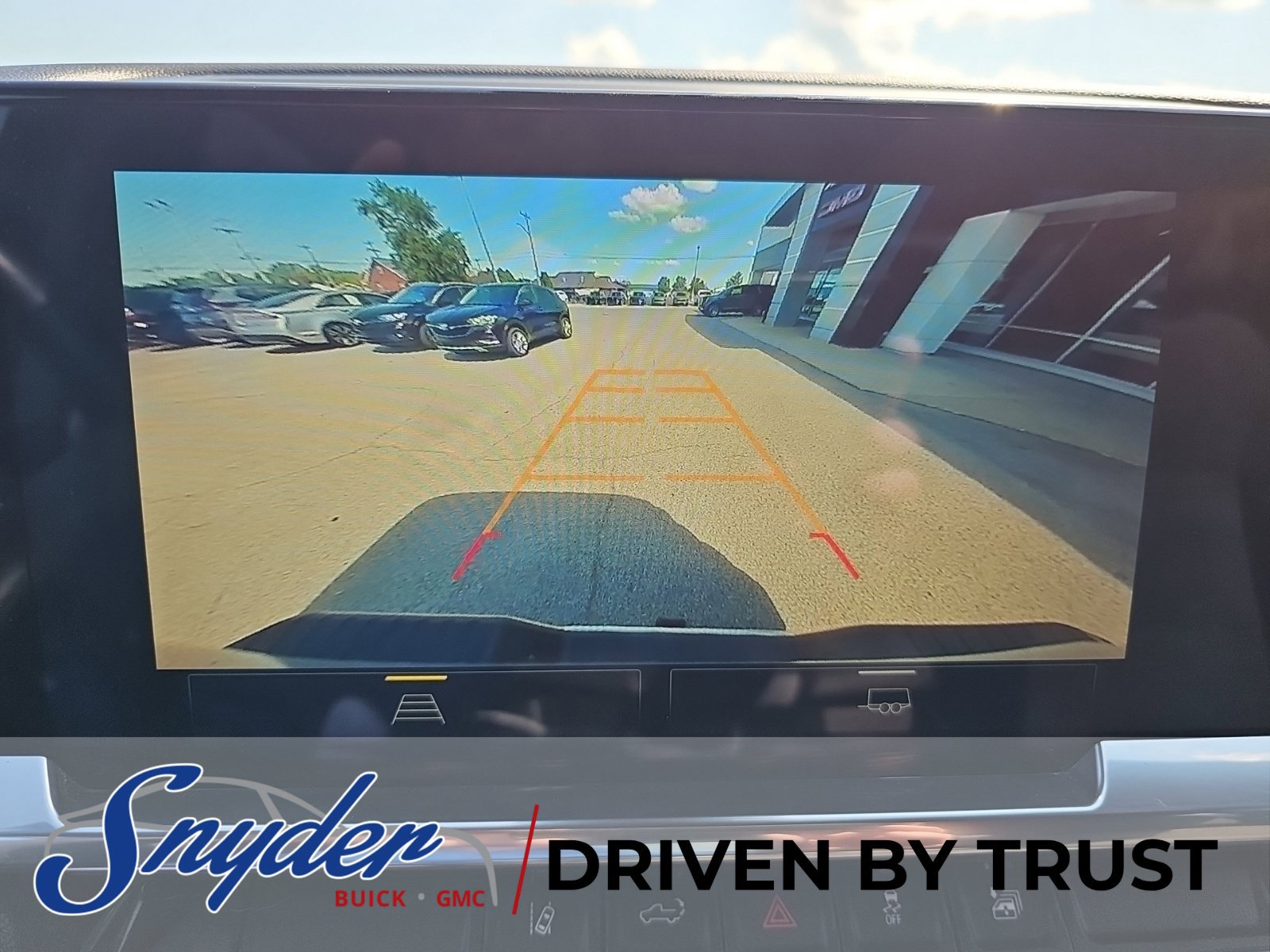 Used 2025 Chevrolet Silverado 2500 LT w/ Convenience Package AWD/4WD image 19