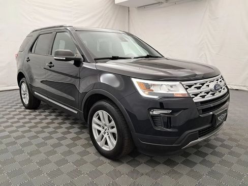 Used 2019 Ford Explorer XLT w/ Equipment Group 201A AWD/4WD image 2
