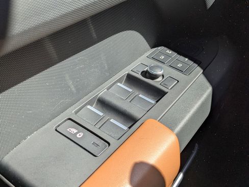 Used 2021 Land Rover Defender 110 X image 11