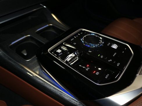 Used 2023 BMW 760i xDrive image 26