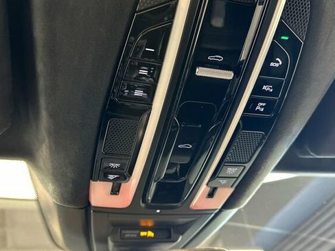 Used 2019 Porsche Cayenne Turbo image 37
