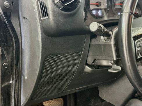 Used 2017 Jeep Wrangler Sahara AWD/4WD image 16