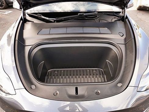 Used 2023 Tesla Model Y 2WD image 42