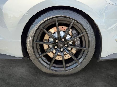 Used 2017 Ford Mustang Shelby GT350 RWD image 4