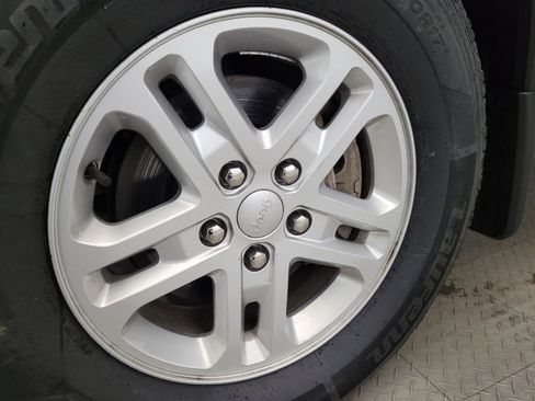 Used 2023 Jeep Grand Cherokee Laredo w/ Luxury Tech Group I image 31