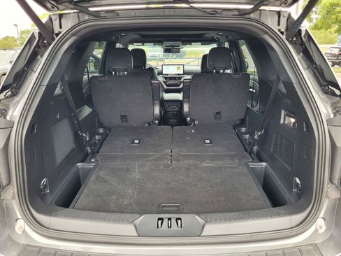 Used 2025 Ford Explorer ST AWD/4WD image 35