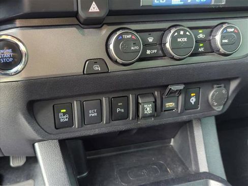 Used 2022 Toyota Tacoma TRD Sport w/ Technology Package RWD image 20