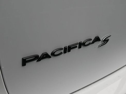 New 2026 Chrysler Pacifica Select image 32