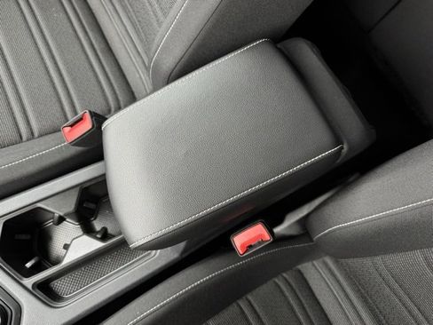 Used 2022 Volkswagen Tiguan S image 18