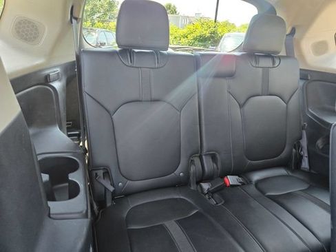 Used 2023 Honda Pilot Touring image 14
