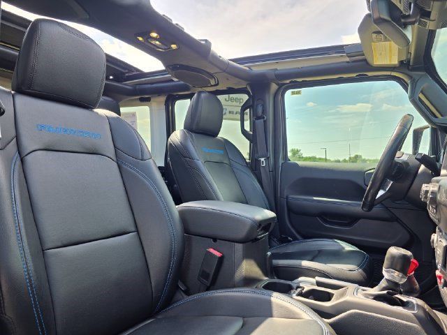 Used 2022 Jeep Wrangler Unlimited Rubicon 4xe w/ Cold Weather Group AWD/4WD image 26