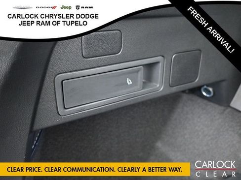 Used 2024 Volkswagen Tiguan S image 40