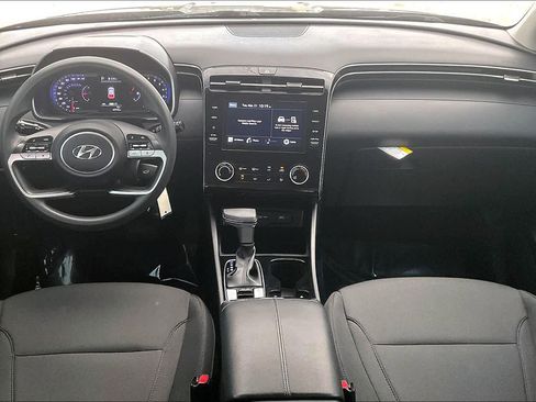 Used 2023 Hyundai Tucson SE image 16