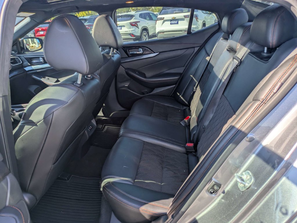 Used 2023 Nissan Maxima SR w/ Sport Mat Group FWD image 14