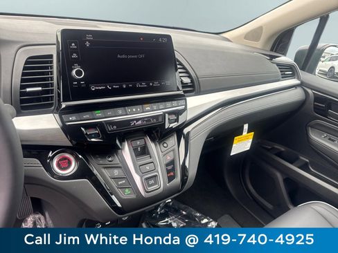 New 2026 Honda Odyssey Touring image 18