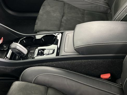 Used 2021 Volvo XC40 T5 R-Design w/ Advanced Package image 23