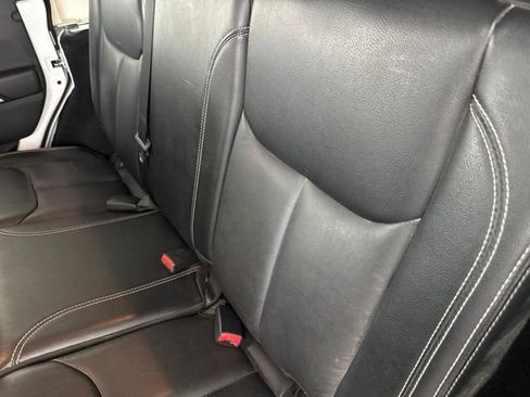 Used 2017 Jeep Wrangler Unlimited Rubicon AWD/4WD image 28