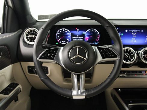 Certified 2025 Mercedes-Benz GLB 250 4MATIC image 14