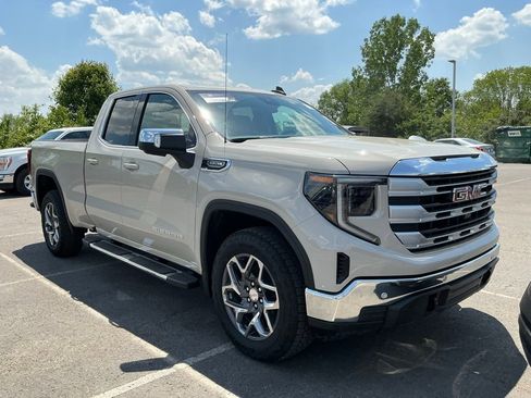 Used 2026 GMC Sierra 1500 SLE w/ Preferred Package RWD image 1