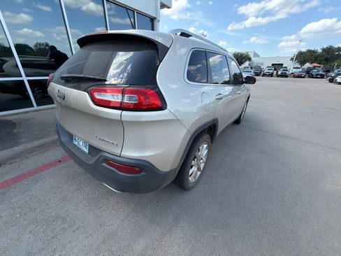 Used 2015 Jeep Cherokee Limited FWD image 7