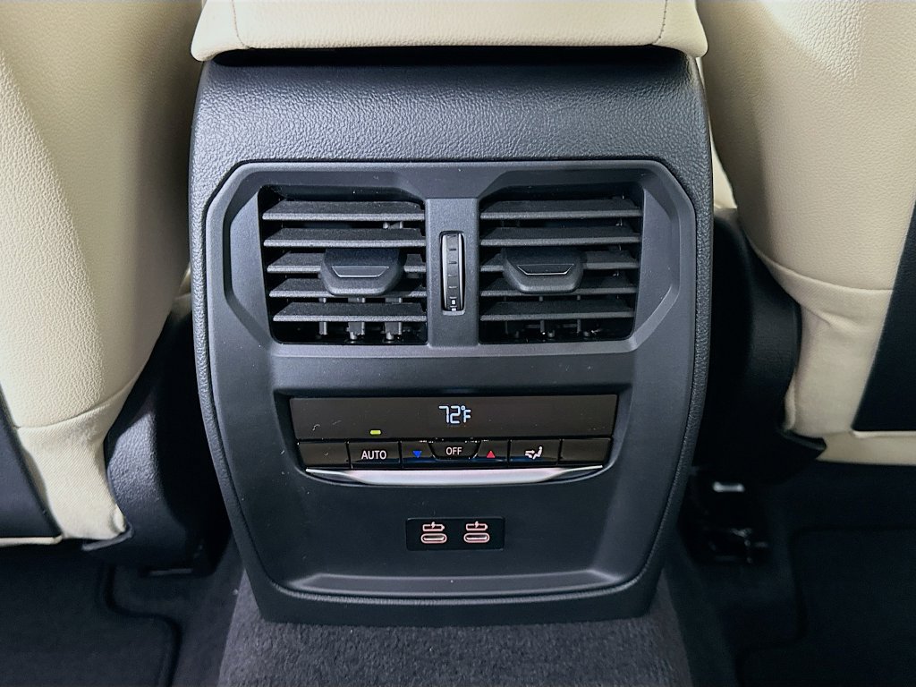 Used 2026 BMW 330i Sedan w/ Premium Package RWD image 18
