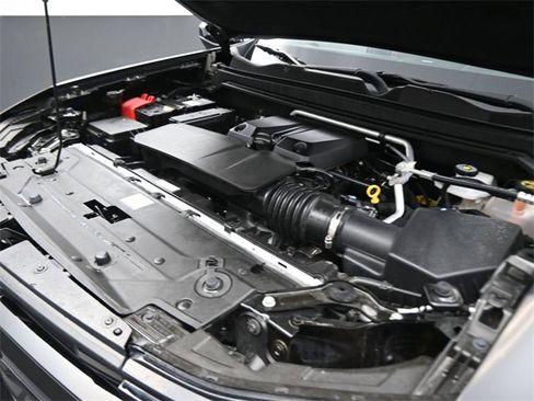 Used 2025 Chevrolet Colorado Z71 w/ Technology Package image 10