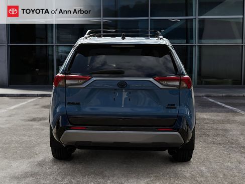 Used 2023 Toyota RAV4 XSE AWD/4WD image 4