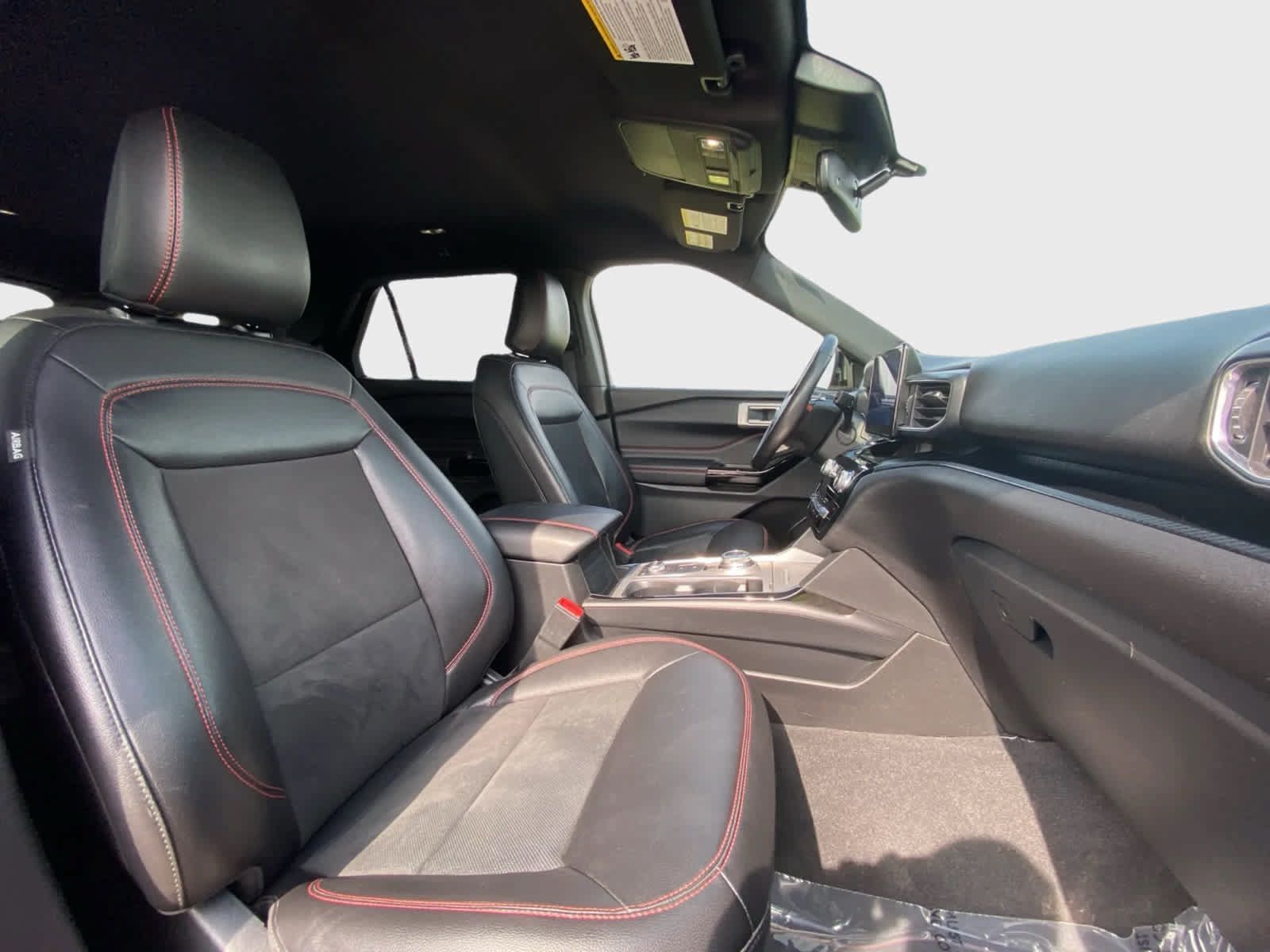 Used 2022 Ford Explorer ST-Line AWD/4WD image 19