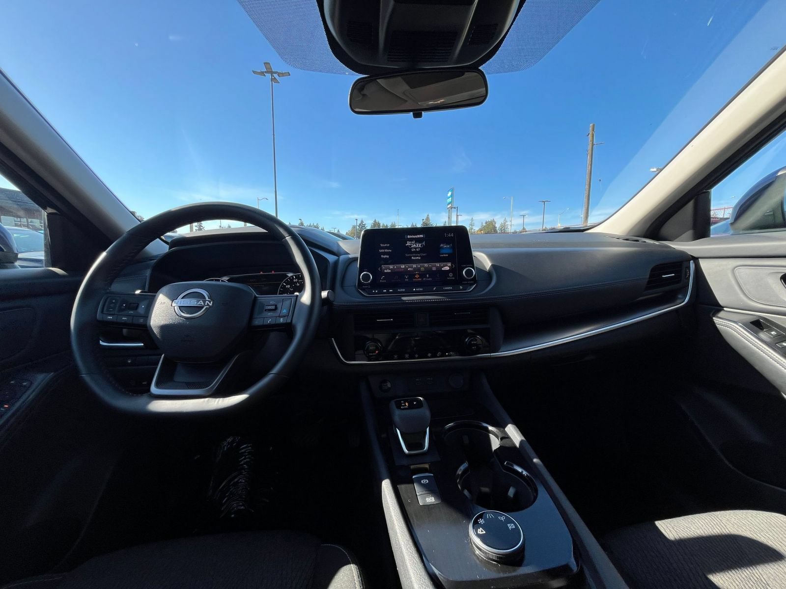 Used 2025 Nissan Rogue SV AWD/4WD image 34