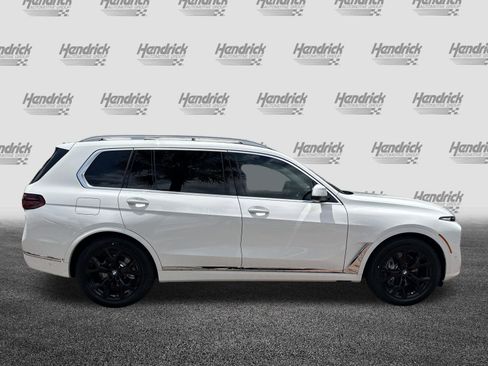 Used 2026 BMW X7 xDrive40i AWD/4WD image 11