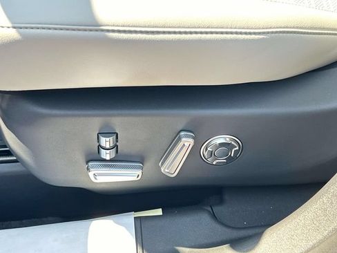 New 2026 Lincoln Nautilus Reserve AWD/4WD image 25
