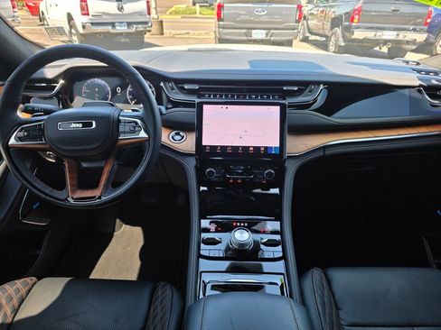 Used 2025 Jeep Grand Cherokee L Summit AWD/4WD image 5