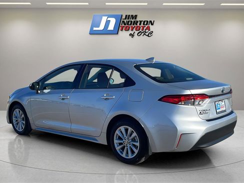 Used 2025 Toyota Corolla image 7