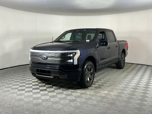 Used 2023 Ford F150 Lightning Lariat w/ Equipment Group 511A High image 3