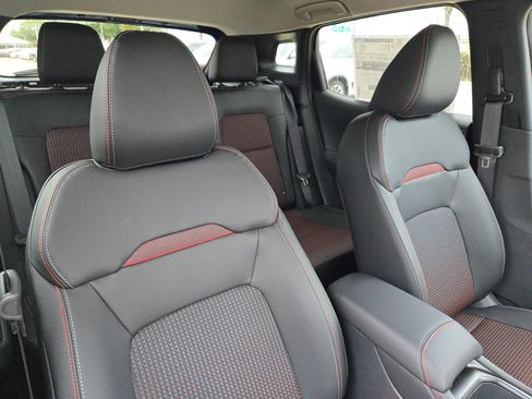 New 2026 Nissan Kicks SR image 19